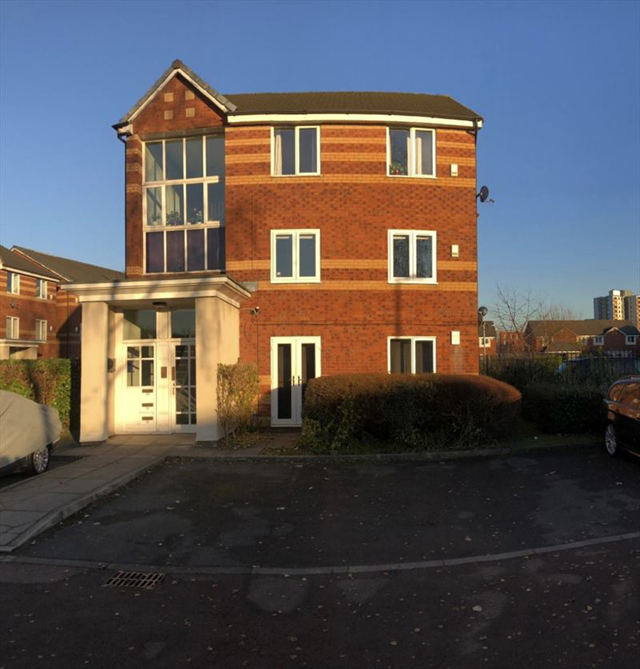 2 Bed Modern Ground Floor Flat In Salford