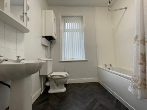 2 Bed House to rent in Halifax