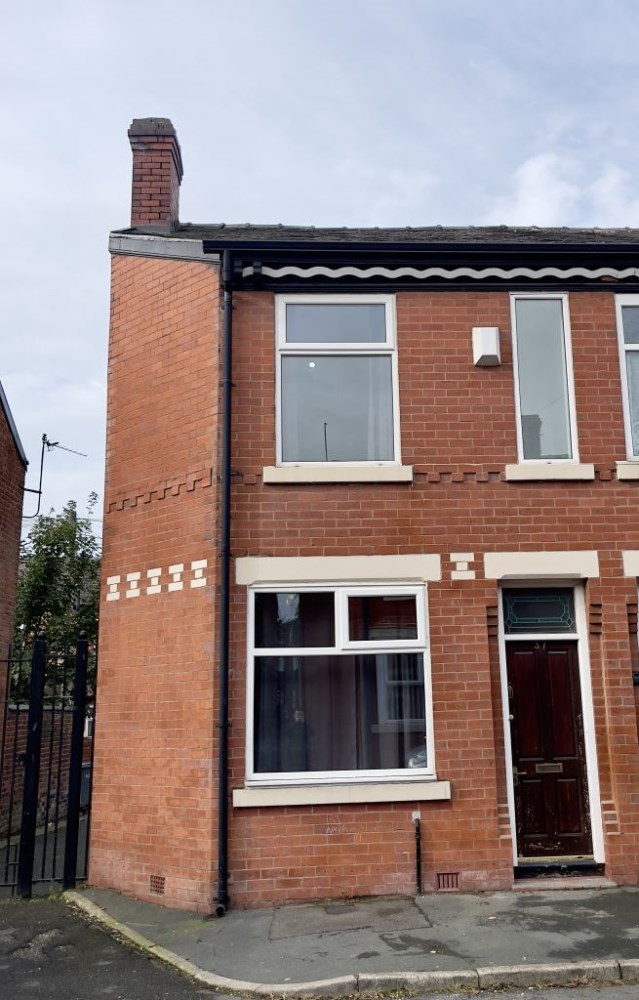 2 bed House to rent on Glenolden Street, Clayton, M11 4PT