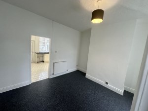 Charming 2 Bed Property to rent on Chapel Street, Dukinfield, SK16 4DT