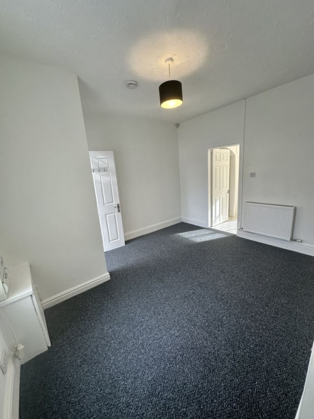 Manlet 2 Bed House to rent in Dukinfield, SK16 4DT