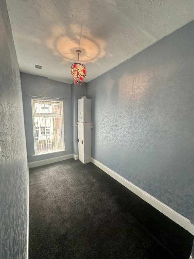 Manlet 2 Bed House to rent in Dukinfield, SK16 4DT